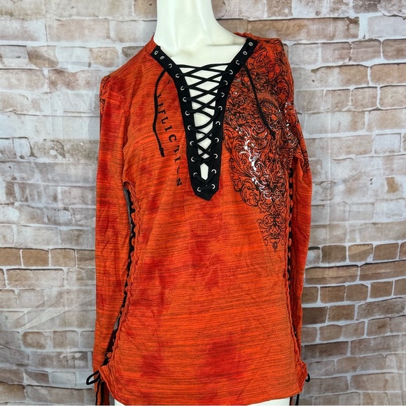 Affliction Women’s Graphic Long Sleeve Lace Up Top -Size: L/2XL -NWT - Picture 1 of 13